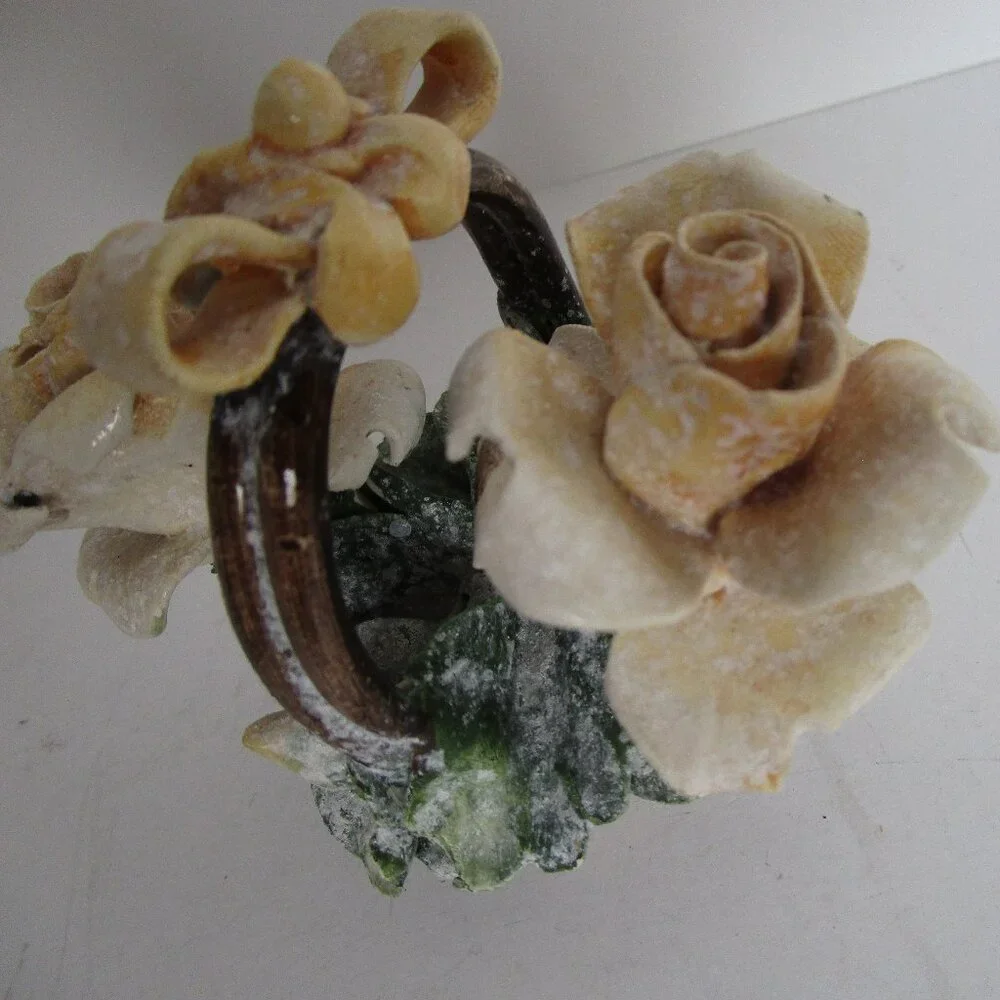 Capodimonte flower basket